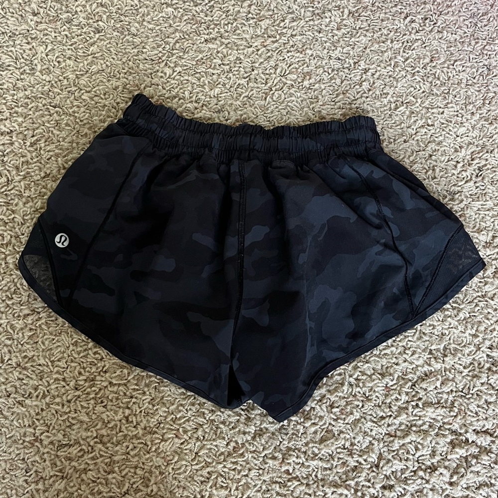 Lululemon Hotty Hot Shorts 2.5” Camo